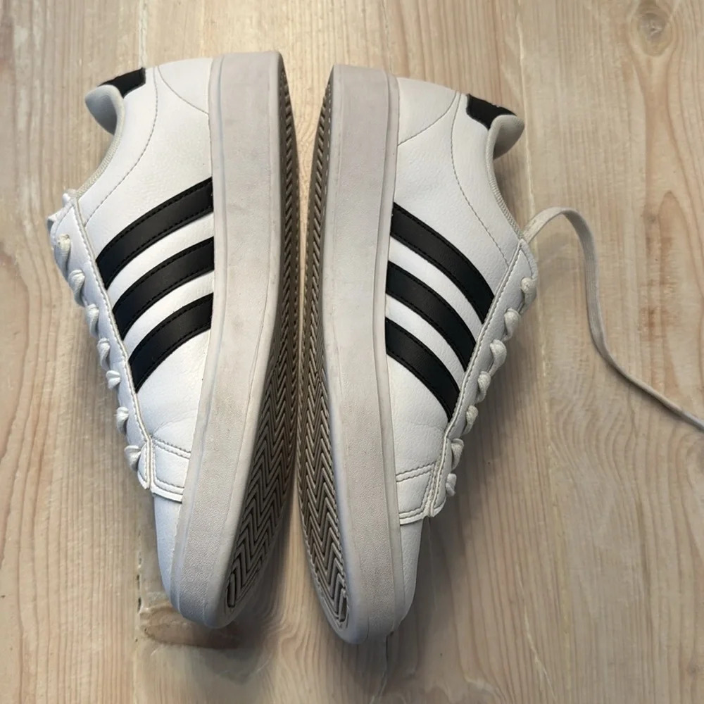 Adidas - Picture 6 of 9